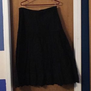 Black ruffle prairie type skirt - l